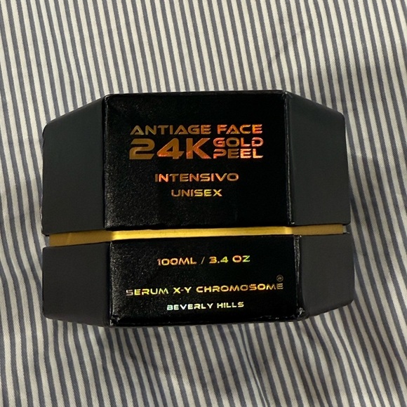 Serum X-Y Chromosome
Luxurious Black and Gold Skincare Peel - Picture 5 of 12